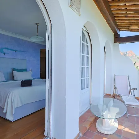 Villa Avec Vue Panoramique Et Piscine A Saint-raphael Saint-Raphaël