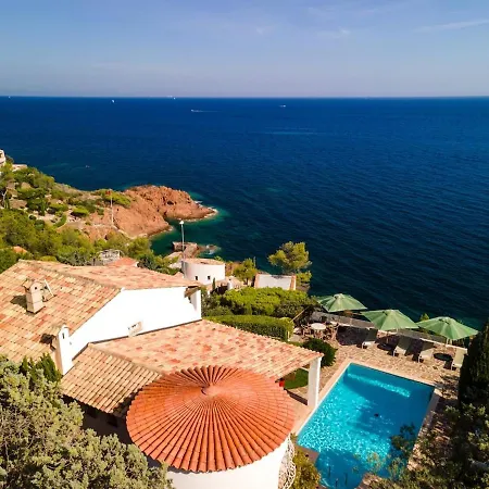 Villa Avec Vue Panoramique Et Piscine A Saint-raphael Saint-Raphaël