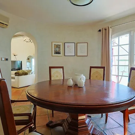 Villa Avec Vue Panoramique Et Piscine A Saint-raphael