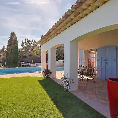 Villa Avec Vue Panoramique Et Piscine à Saint-raphael Saint-Raphaël